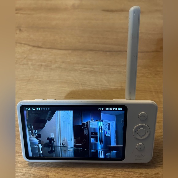 Eufy T8301 SpaceView Security Baby Monitor & Camera - Picture 10 of 10